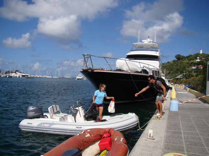 Menő hajók Gustavia kikötőjében, St. Barthon