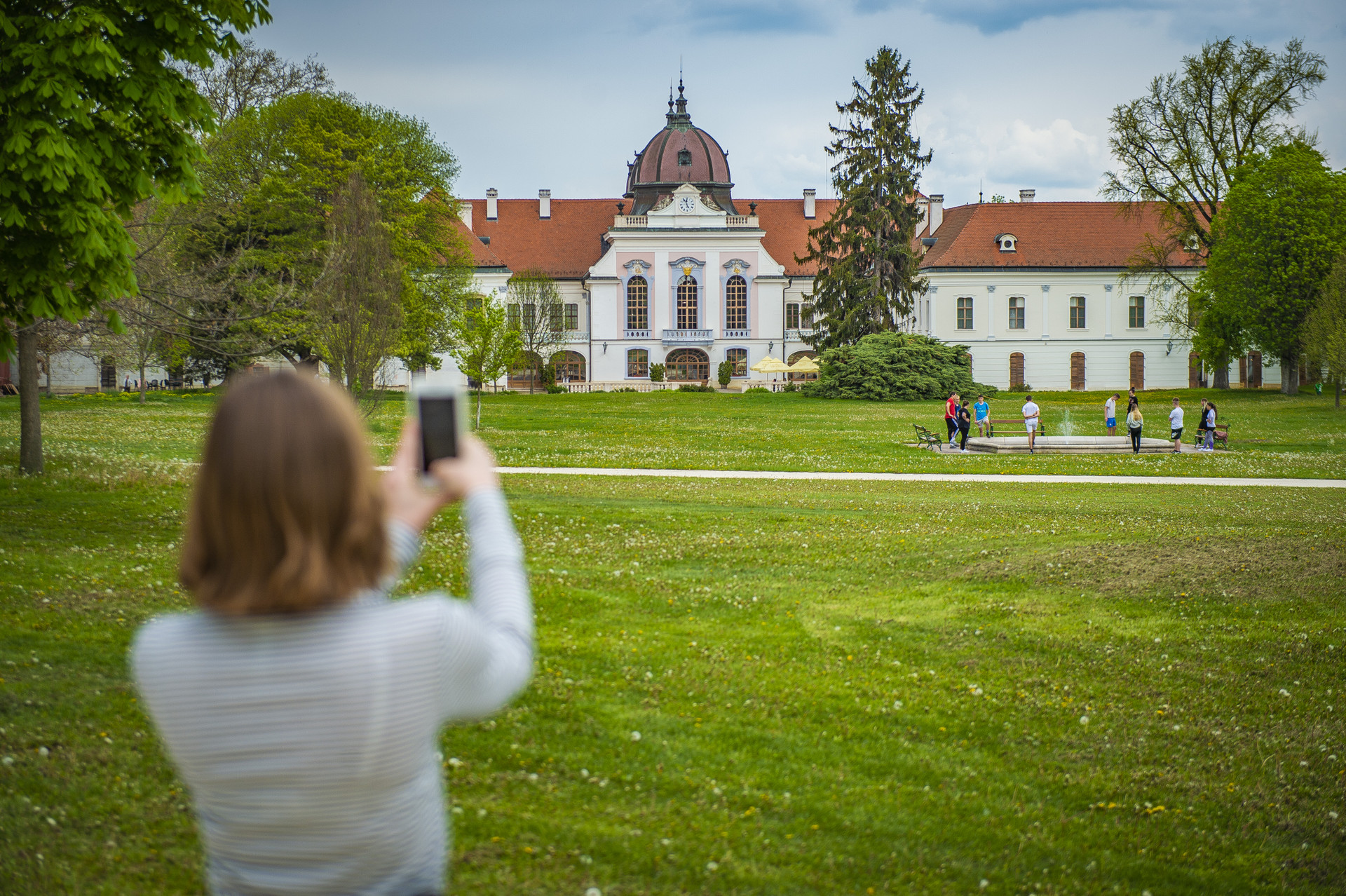 A kastélypark szabadon látogatható