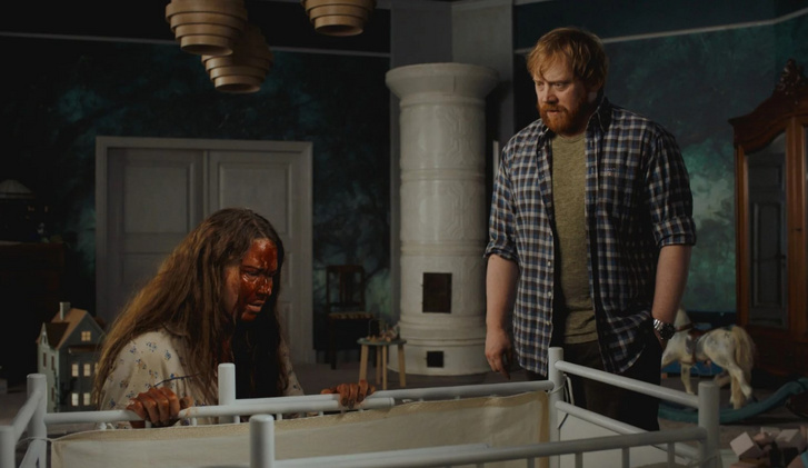 Saga (Seidi Haarla) és Jon (Rupert Grint)