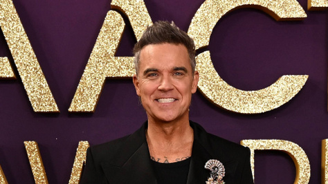 Robbie Williams megmutatta ritkán látott lányát: Teddy 13 évesen dalokat ír