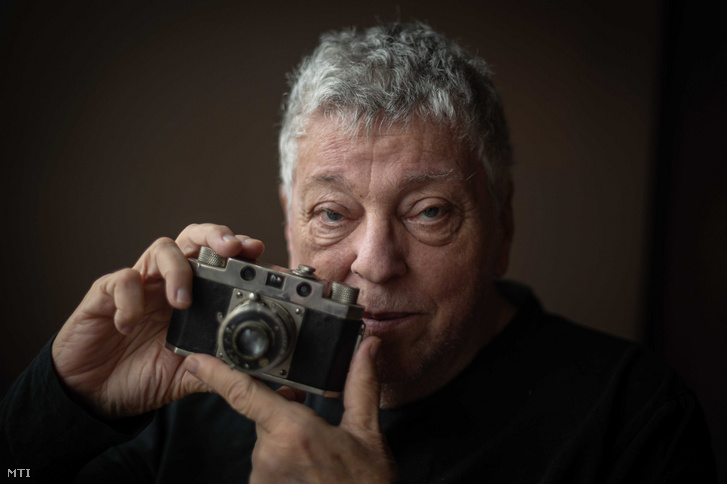 Kardos Sándor Kossuth- és Balázs Béla-díjas operatőr, filmrendező budapesti otthonában 2022. október 28-án