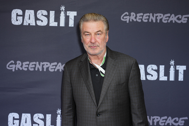 Alec Baldwin&nbsp;– Mindörökké rockA Mindörökké rock egy 2012-ben megjelent zenés film volt Tom Cruise és Alec Baldwin főszereplésével