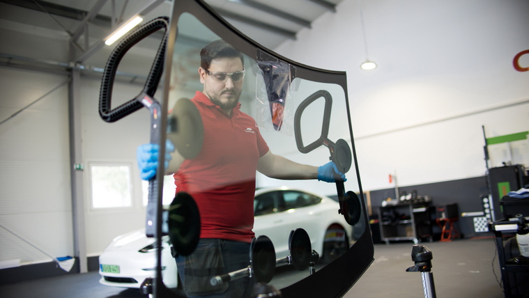 Mindenki ismeri a Carglass szlogenjét, de azt kevesen tudják, milyen óriás áll mögötte