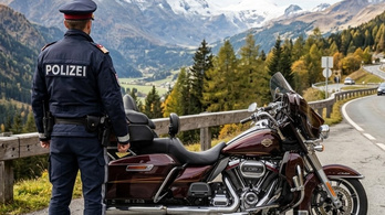 Hangos kipufogója miatt egymilliót fizetett a magyar motoros