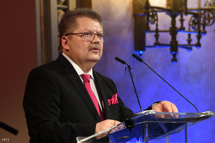 Szász Jenő, a Nemzetstratégiai Kutatóintézet elnöke beszédet mond 2024. február 3-án