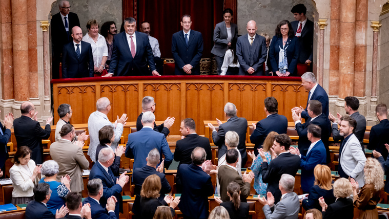 Itt a névsor, megszavazta az&nbsp;Országgyűlés az új alkotmánybírókat