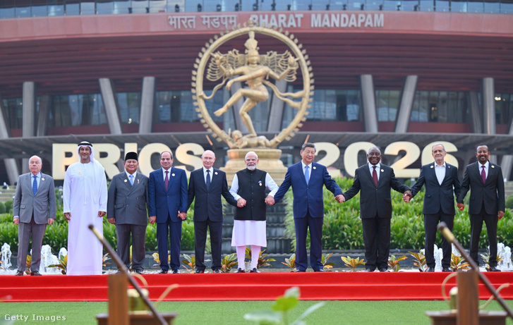 Résztvevők az Újdelhiben rendezett BRICS-csúcstalálkozón, 2026. szeptember 12-én