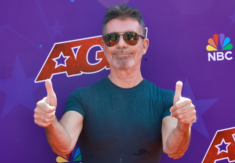 Simon CowellSimon Cowell már fia, Eric születése után arról beszélt, hogy vagyonának jelentős részét nem szeretné egyszerűen továbbadni, inkább jótékony célokra fordítaná
