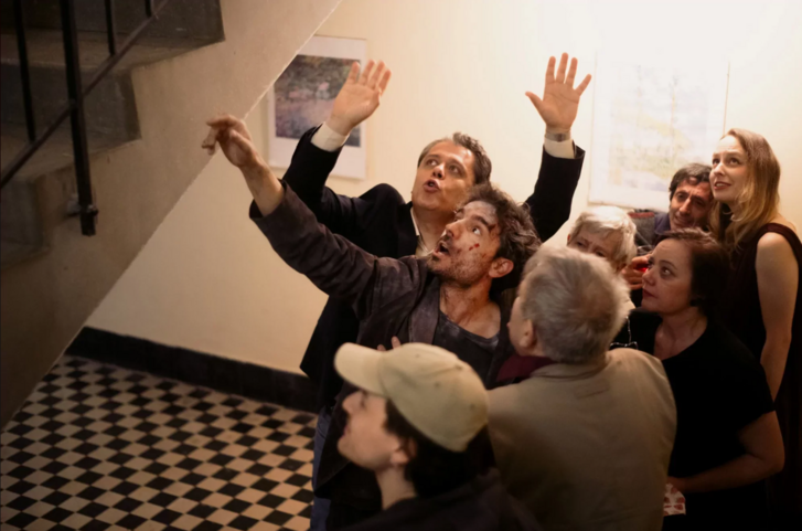 Részlet a Földszint c. filmből
