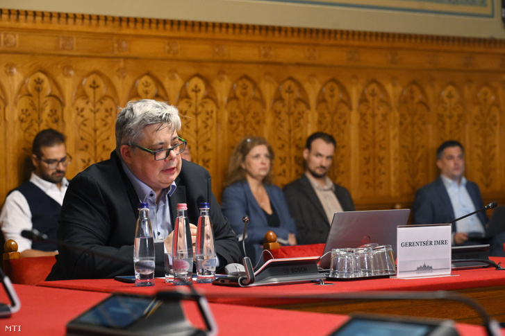A Médiatanács elnöki tisztségére jelentkező Gerentsér Imre az Országgyűlés Médiatanács elnökét és tagjait jelölő eseti bizottságának ülésén, az Országház Széll Kálmán termében 2026. szeptember 16-án