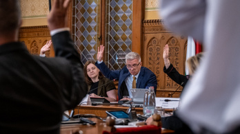 Elszólta magát az államtitkár? Csak decemberben jöhetnek az uniós pénzek