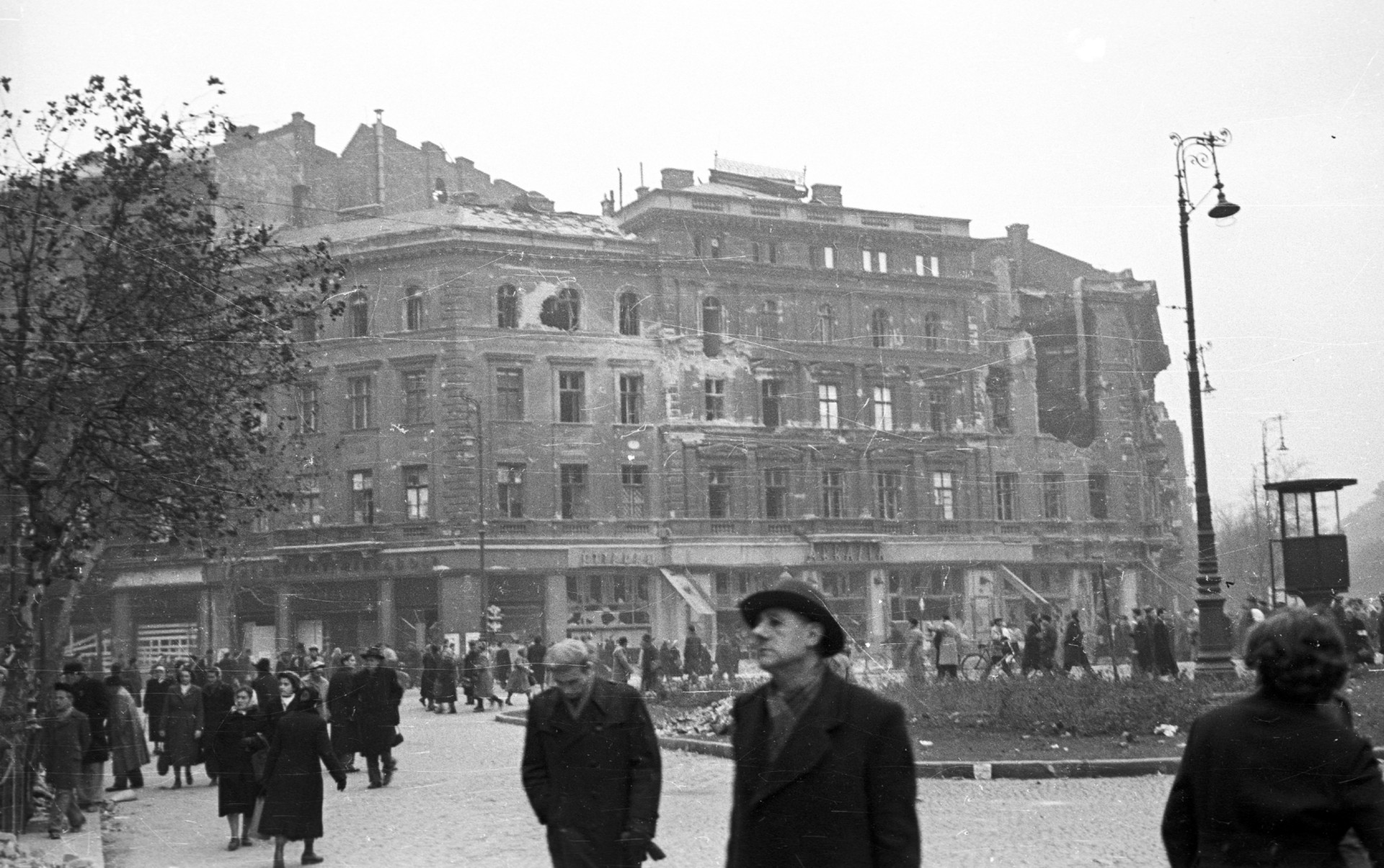 Az Abbázia épülete 1956-ban