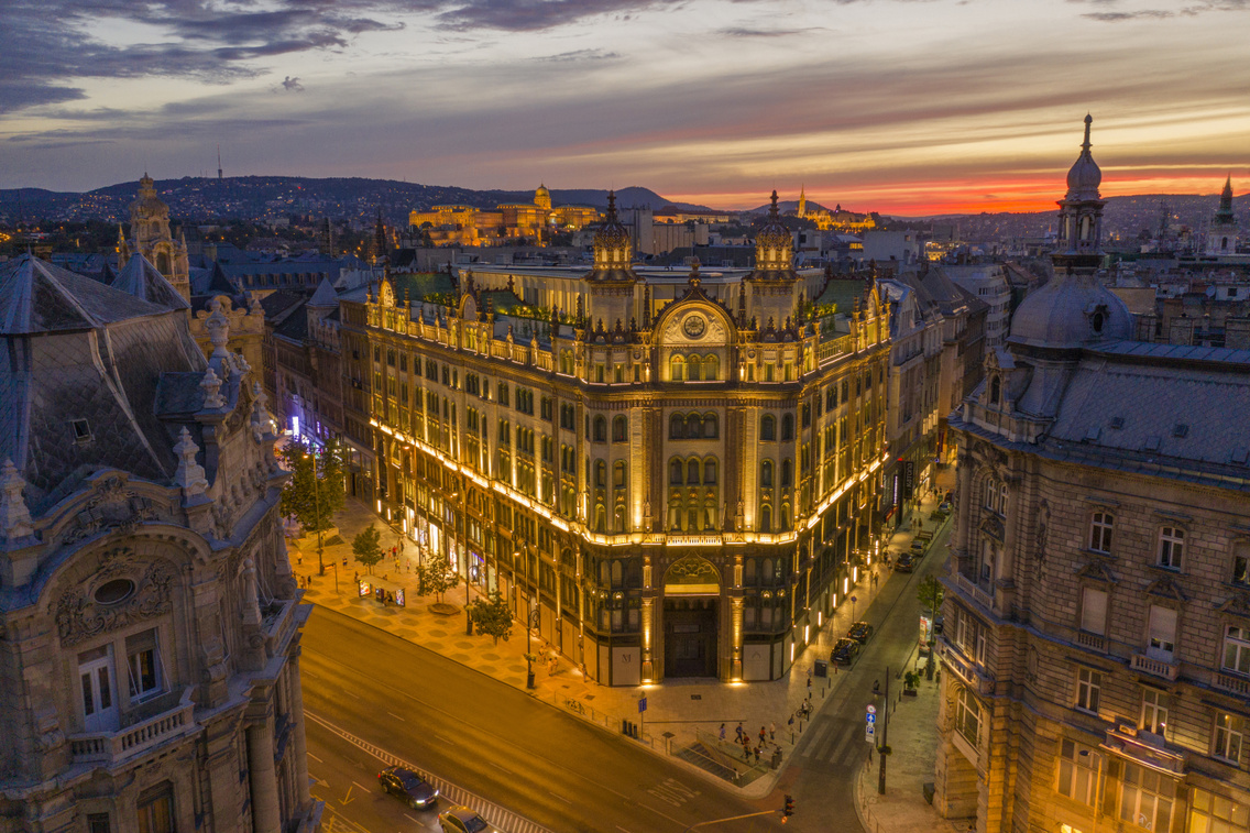 1-Parisi-Udvar-Hotel-Budapest-The-Unbound-Collection-by-Hyatt-He
