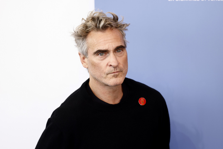 Joaquin PhoenixJoaquin Phoenix egészen kicsi volt, amikor a családja a Children of God nevű vallási közösséghez tartozott