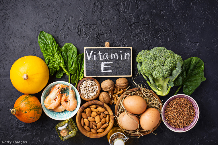 E-vitaminAz E-vitamin antioxidánsként segít védeni a sejteket az oxidatív károsodástól, és szerepe van az immunrendszer megfelelő működésében is