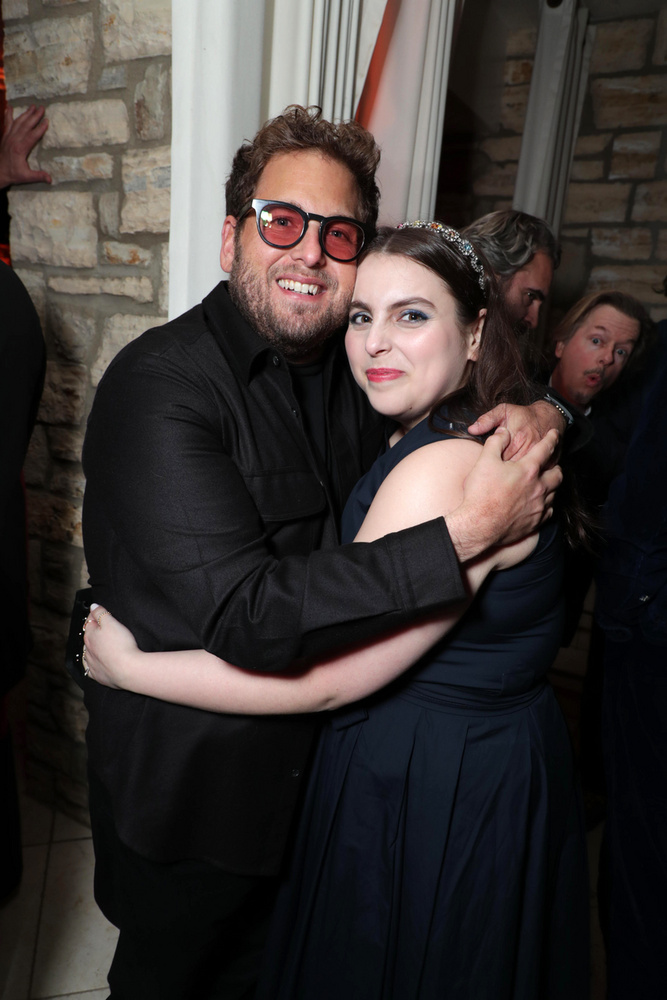 Jonah Hill és Beanie Feldstein2019-ben Jonah Hill interjút készített húgával, Beanie Feldsteinnel az Interview Magazine számára, és nagyjából ennyi az eddigi közös projektjük