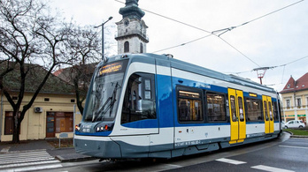 Megrepedt az algyői vasúti híd, lassabban jár a tram-train