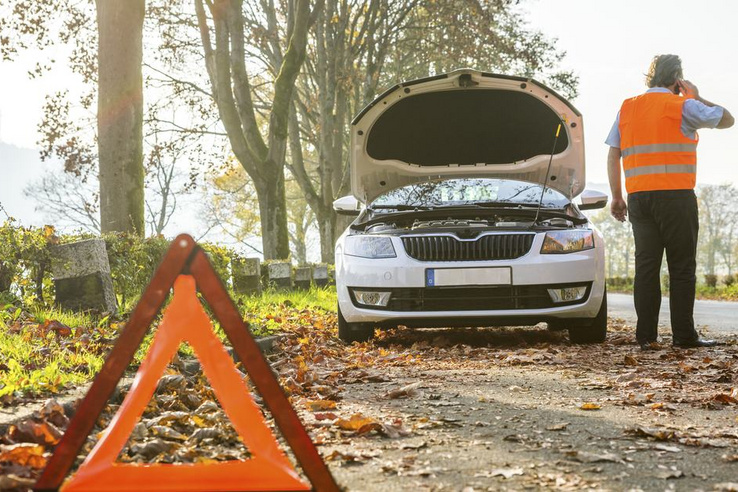 Csőtörés, lerobbant autó, betegség: már kétmillió magyar mögött áll ez a rendszer