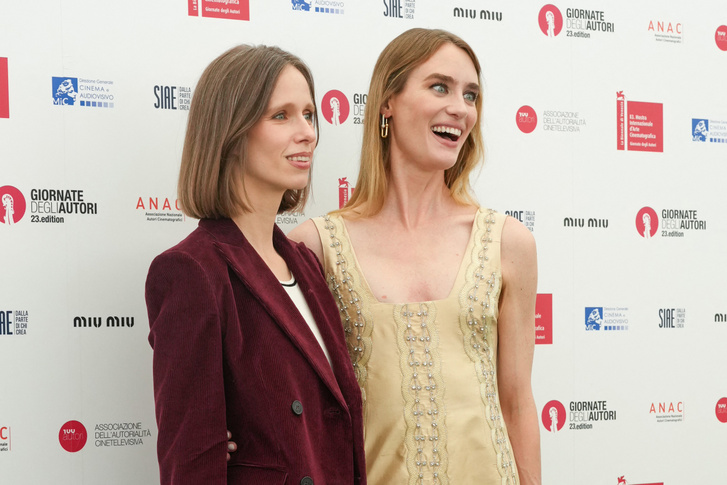 Horvát Lili és Mackenzie Davis 2026. szeptember 2-án