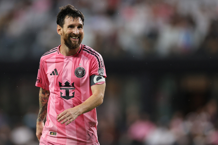 Beadás vagy zseniális gól? Messi elképesztő óriáskiflije zavarba ejti a fizikusokat