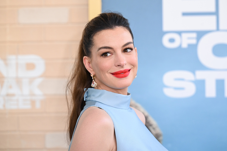 Anne HathawayAnne Hathaway esete olyannyira látványos volt, hogy egy időben külön kifejezés is született a vele szembeni internetes ellenszenvre, pedig az egyik legtöbbször emlegetett bűne meglehetősen ártalmatlan volt