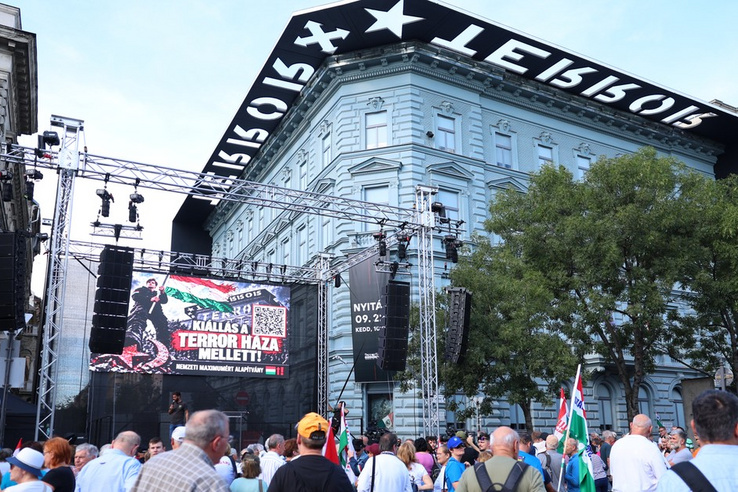 Nagy Feró: "Ha nagy pénz van, akkor a dzsingiszkános gyereket hívják fellépni"