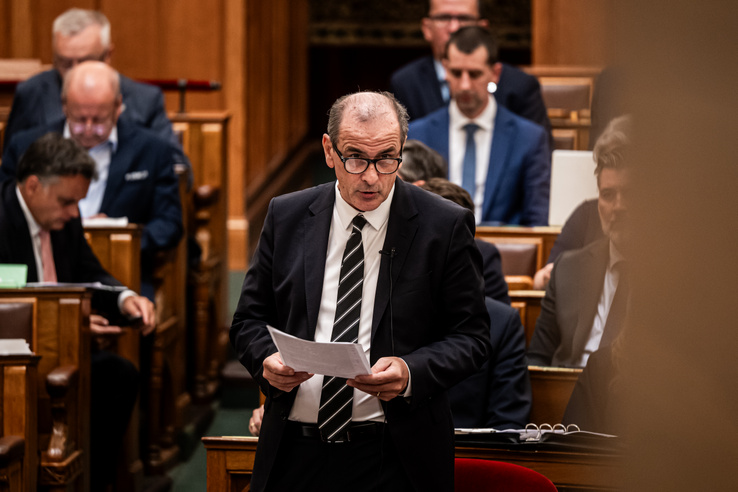 Már a miniszter asztalán a tervezet, amely végleg eltörölné a szívhangrendeletet