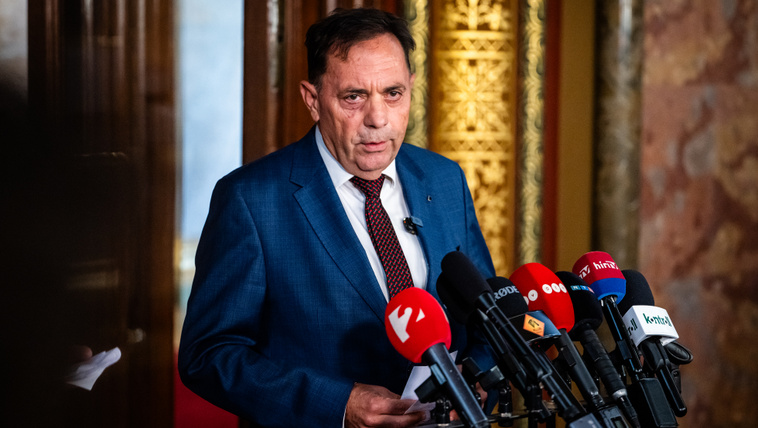„Ha lehet, akkor végeztessen is ki” – üzent Pócs János Magyar Péternek, miután felfüggesztették a mentelmi jogát