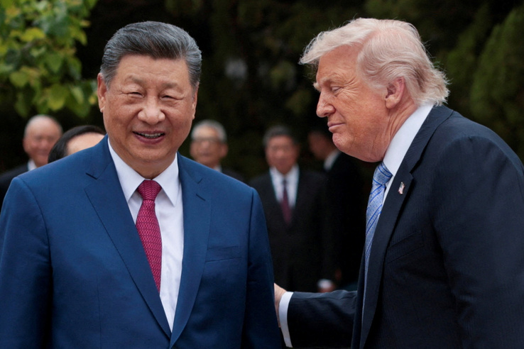 Trump váratlan lépése: az elvesztett háború után vörös szőnyeggel várta a kínai elnököt