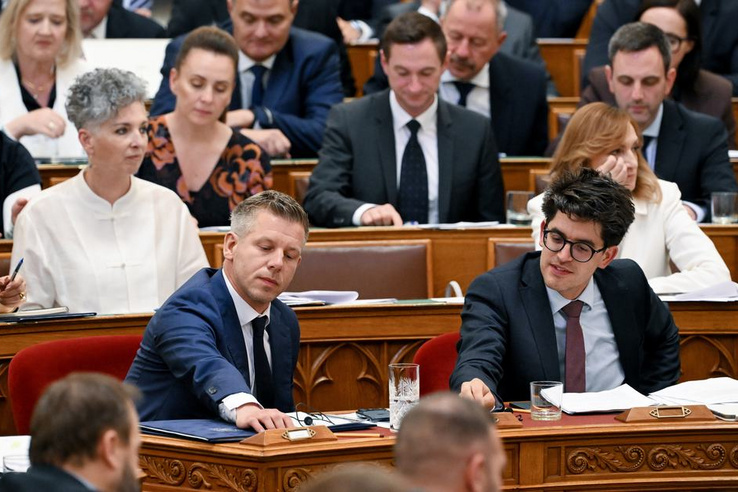 Itt a meglepetés: törvénnyel írja át a Tisza a karácsonyi ünnepet, plusz egy szabadnapot kapnak a magyarok
