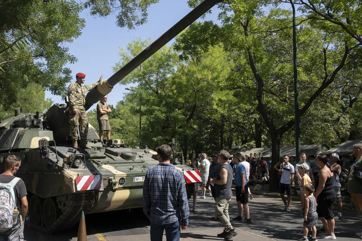 A költségvetési helyzet miatt Magyarország nem veszi igénybe a 16,2 milliárd eurós védelmi hitelkeretet