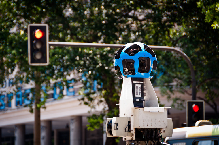 Árulkodó testtartásA Street View kamerái néha olyan pillanatokat is megörökítenek, amelyeket az érintettek valószínűleg szívesebben tartottak volna meg maguknak