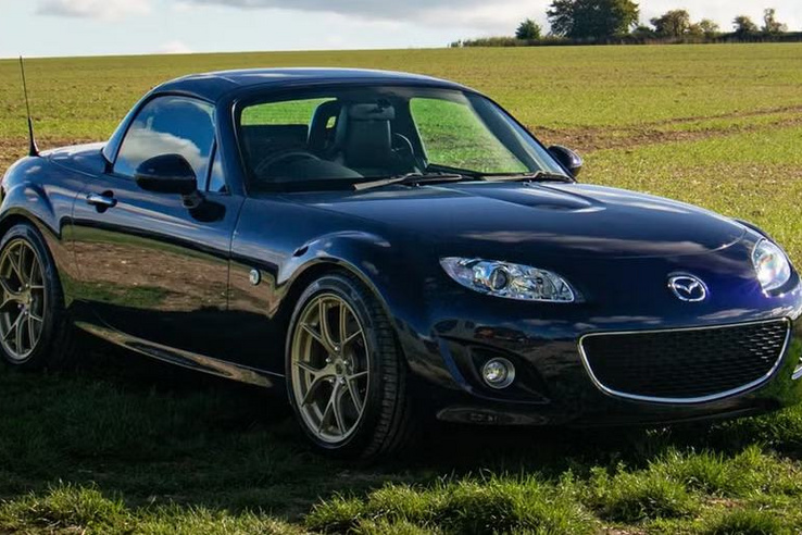 Brutális V6-ost préseltek a Mazda MX-5-be