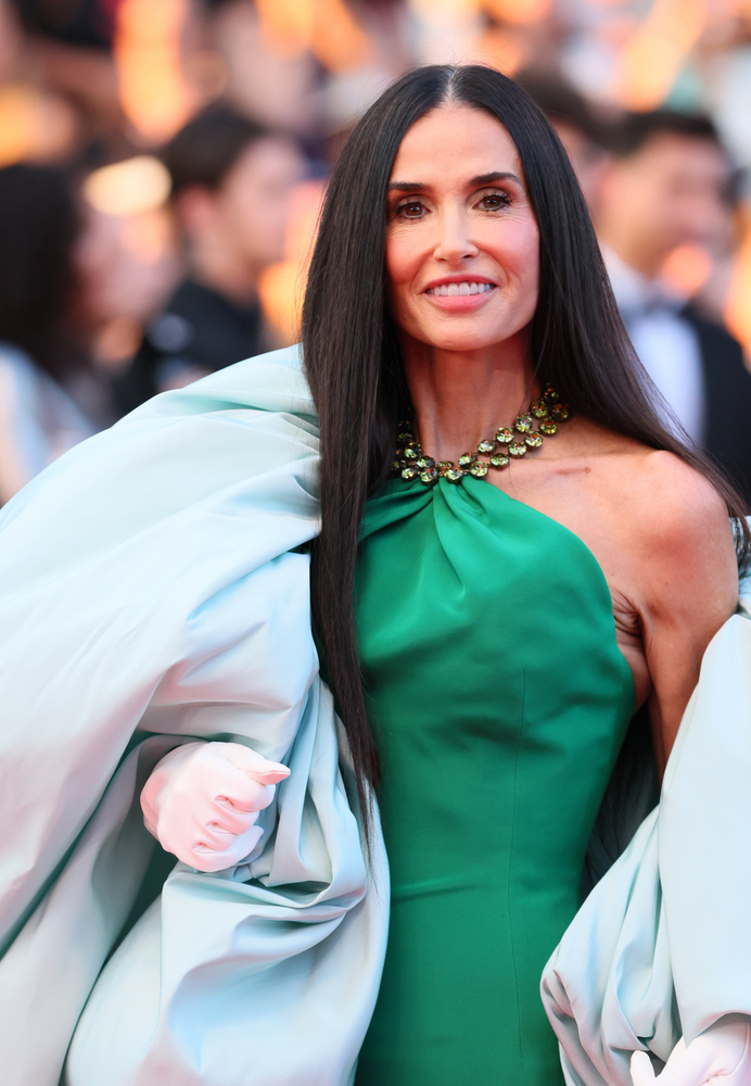 Demi MooreA The New York Timesnak adott interjúban, amelyben Inside Out című könyvéről beszélt, Demi Moore elárulta, hogy 2003-ban, amikor Ashton Kutcherrel járt, teherbe esett