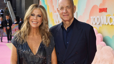 Tom Hanks 69 éves felesége félmeztelen fotókon: nem hagyott sokat a képzeletre