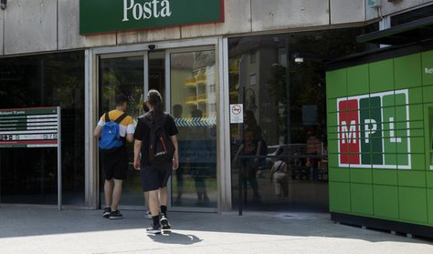 A nyugdíjakat is érinti a postai változás: lejárnak ezek a meghatalmazások