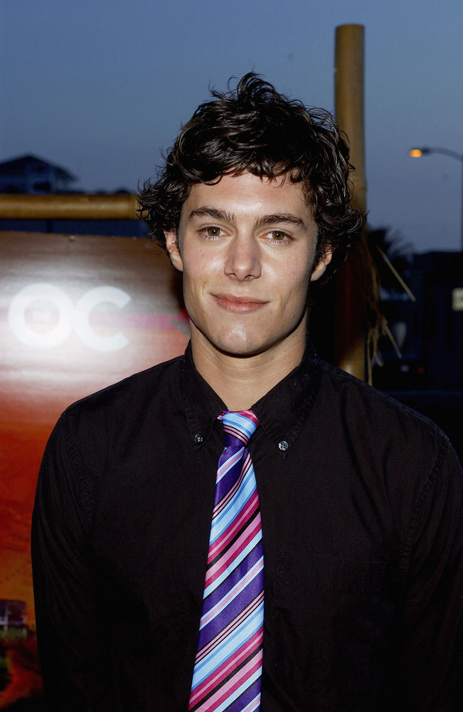 Adam BrodyBár Adam Brody számára nem A narancsvidék jelentette a debütálást, hiszen korábban a Szívek szállodája című sorozatban is feltűnt, Seth Cohen szerepe kétségtelenül meghatározta a karrierjét