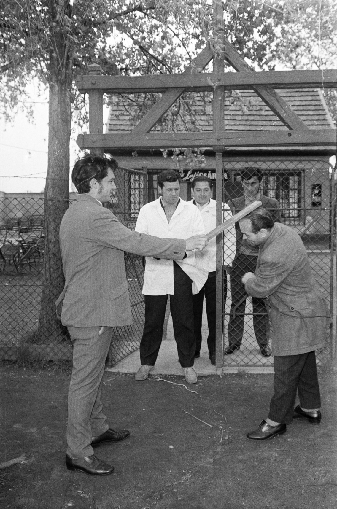 Vadvíz utca – Forster János Jakab utca sarok, a Laji csárda a Ráckevei (Soroksári)-Duna partján, 1972