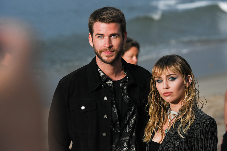 Miley Cyrus és Liam Hemsworth – kevesebb mint egy évMiley Cyrus és Liam Hemsworth története jóval hosszabb volt a házasságuknál