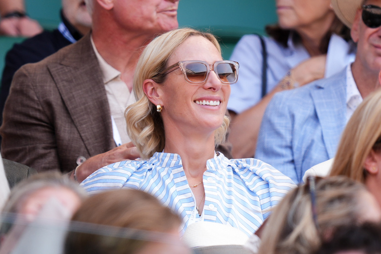 Zara Tindall&nbsp;Peter testvére, Zara Tindall szintén nem kapott királyi címet, és hivatalos feladatokat sem végez a monarchia nevében
