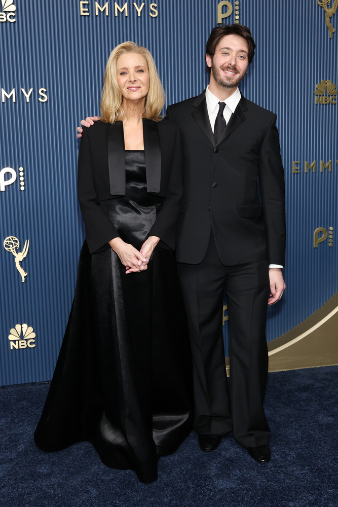 Lisa Kudrow és fia, Julian Murray SternLisa Kudrow egyetlen fia, Julian Murray Stern oldalán lépett a vörös szőnyegre