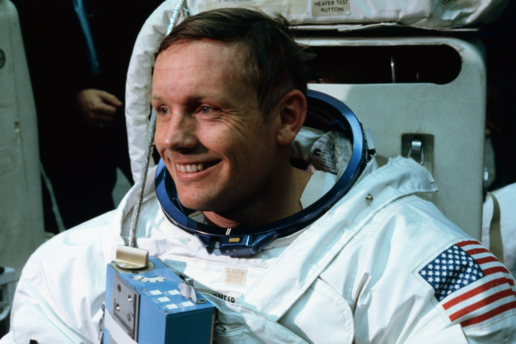 És ön tudja, Neil Armstrong miért keveredett abszurd jogi csatározásba fodrászával?
