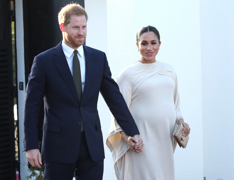 Meghan Markle Dior-ruhájaMeghan Markle 2019-ben, marokkói útján viselte egyik legdrágább királyi öltözékét