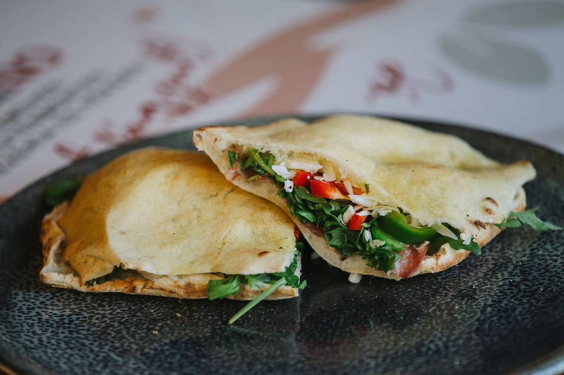 Panuozzo caprese di bufala