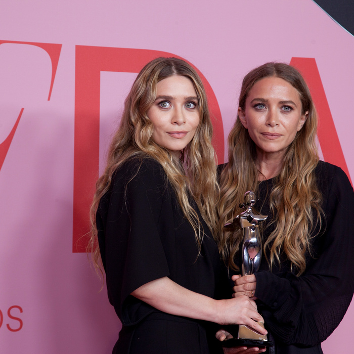 A szomorú ok, amiért Mary-Kate és Ashley Olsen éppen a karrierjük csúcsán hagyták ott Hollywoodot