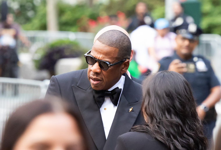 Jay-ZJay-Z 2019-ben a hiphop első dollármilliárdos előadójává vált, ám vagyonát nem csupán zenei karrierjének köszönheti