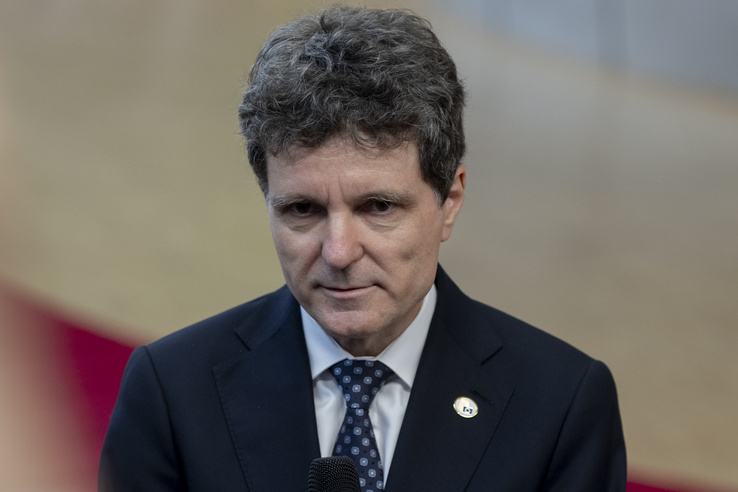 Politikai káosz a szomszédban: a&nbsp;csőd szélén áll Románia