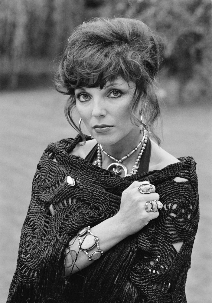 Joan CollinsJoan Collins a második világháború idején Londonban nőtt fel