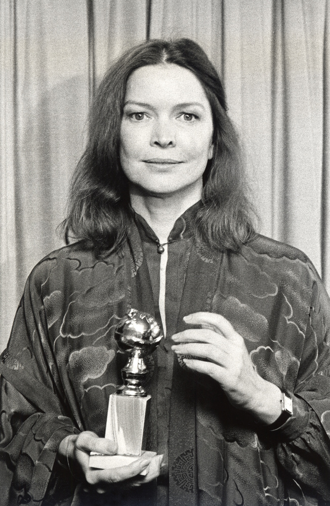 Ellen BurstynEllen Burstyn Hollywood egyik elismert színésznőjévé vált, pályafutása során pedig számos emlékezetes szerepet alakított