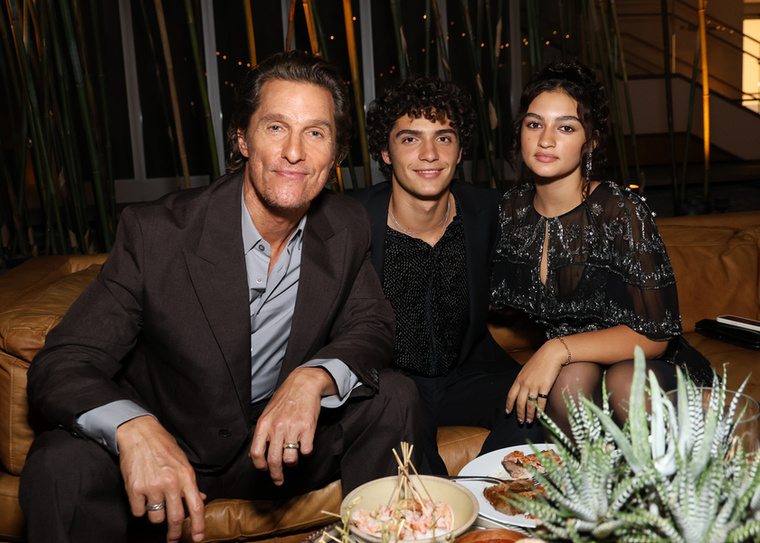 Matthew és Levi McConaugheyMatthew McConaughey a 2000-es években vált Hollywood egyik legnagyobb szívtiprójává, miután számos kritikai és közönségsikert arató romantikus vígjátékban szerepelt